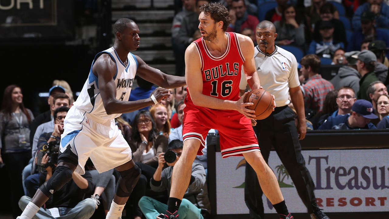 Rose sits with ankle injury, but Bulls pull out win over T-Wolves